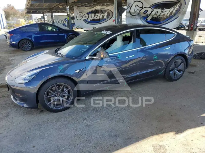 2020 Tesla Model 3 фото