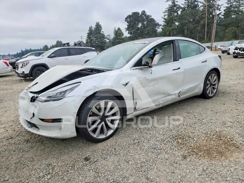 2020 Tesla Model 3 фото