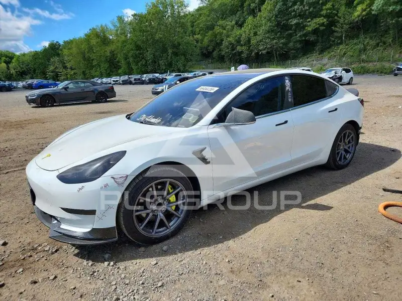 2020 Tesla Model 3 фото