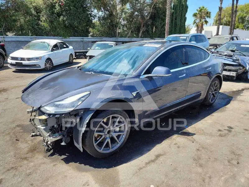 2020 Tesla Model 3 фото