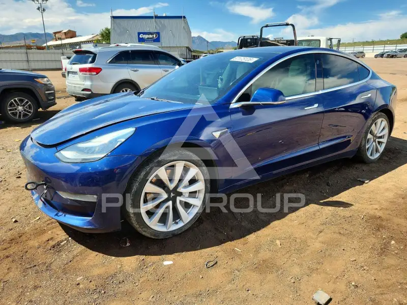 2020 Tesla Model 3 фото