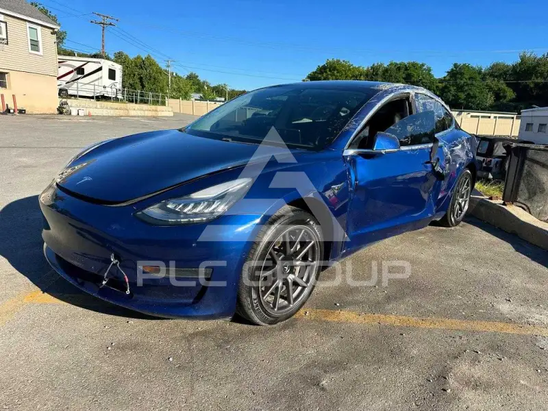 2020 Tesla Model 3 фото