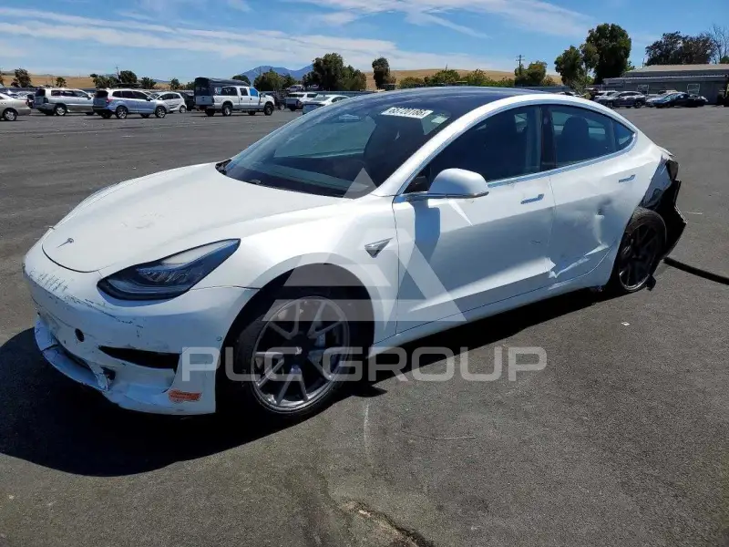 2020 Tesla Model 3 фото