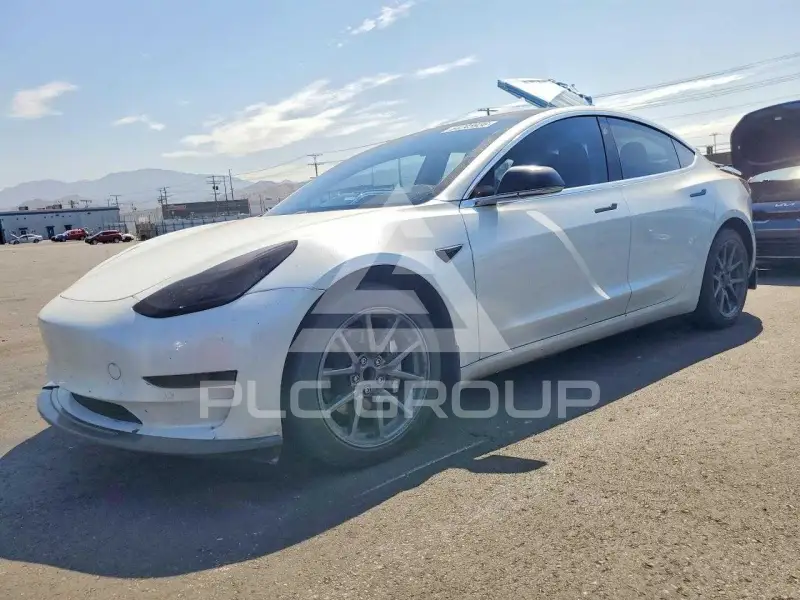 2020 Tesla Model 3 фото