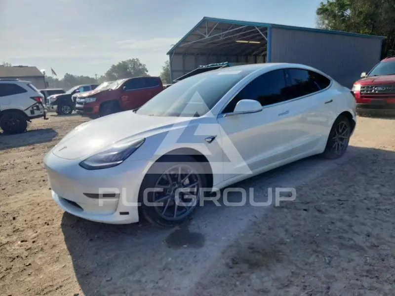 2020 Tesla Model 3 фото
