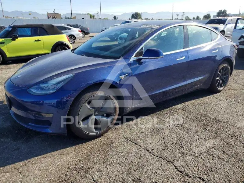 2020 Tesla Model 3 фото