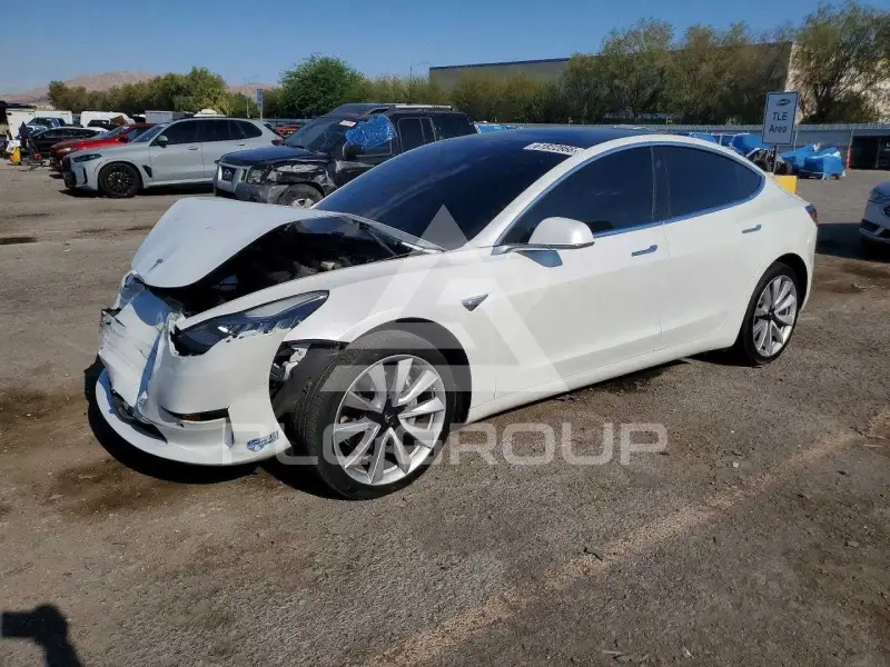2020 Tesla Model 3 фото