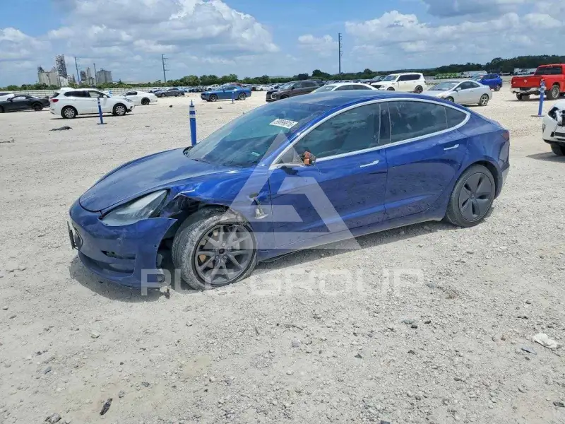2020 Tesla Model 3 фото