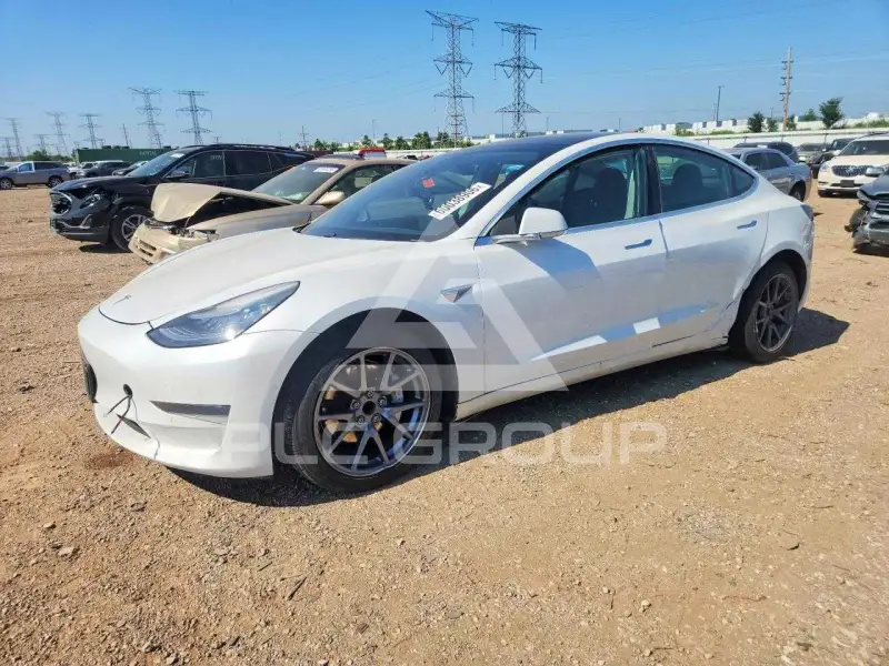 2020 Tesla Model 3 фото