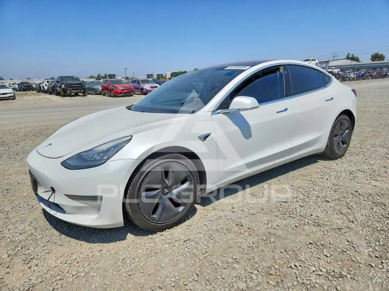 2020 Tesla Model 3 фото