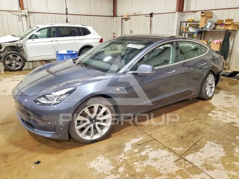 2020 Tesla Model 3 фото