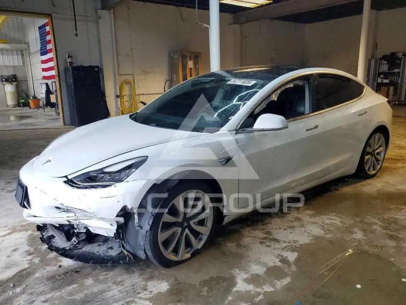 2020 Tesla Model 3 фото