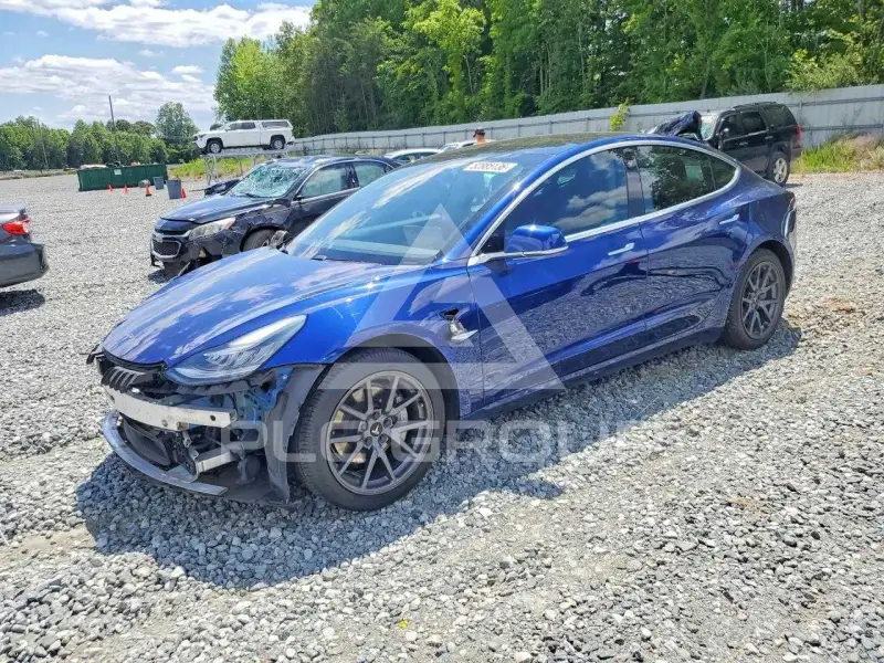 2020 Tesla Model 3 фото
