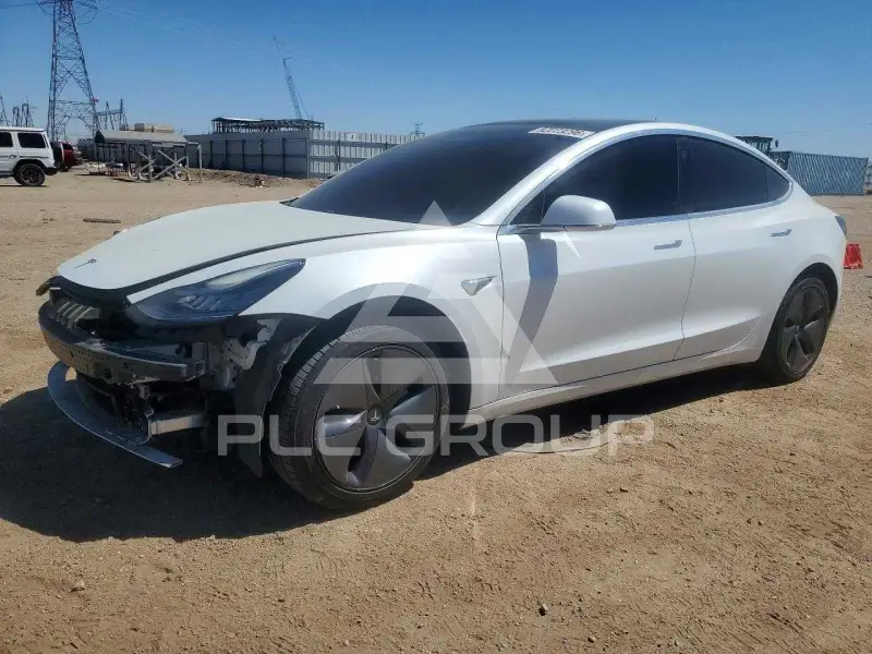 2020 Tesla Model 3 фото