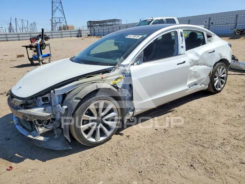 2020 Tesla Model 3 фото