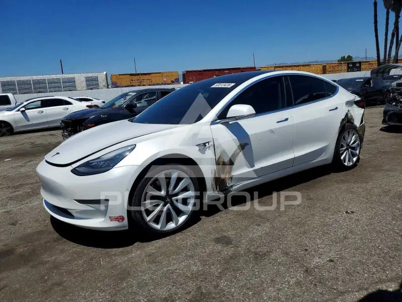 2020 Tesla Model 3 фото