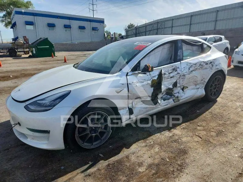 2020 Tesla Model 3 фото
