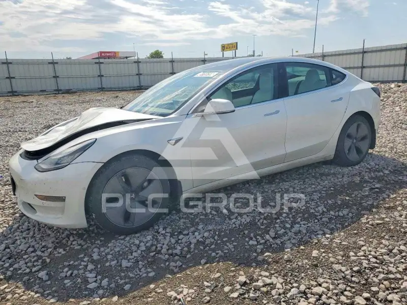 2020 Tesla Model 3 фото