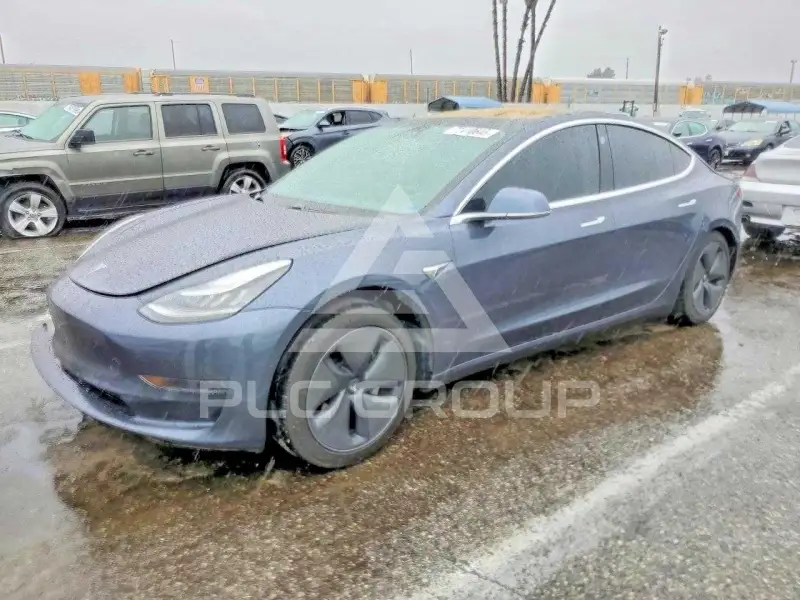 2020 Tesla Model 3 фото