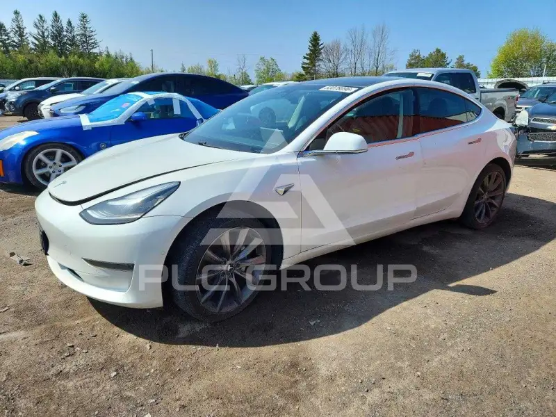 2020 Tesla Model 3 фото