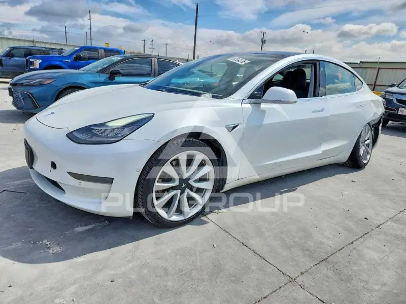 2020 Tesla Model 3 фото