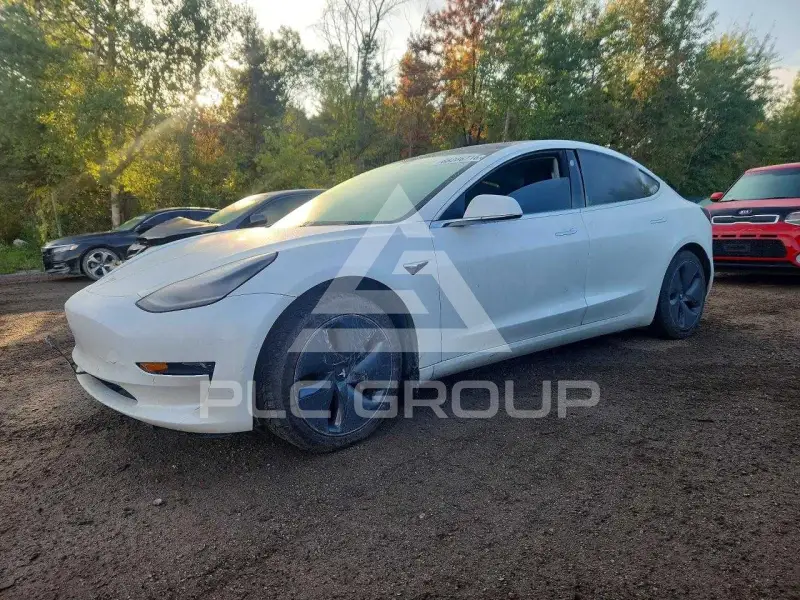 2020 Tesla Model 3 фото