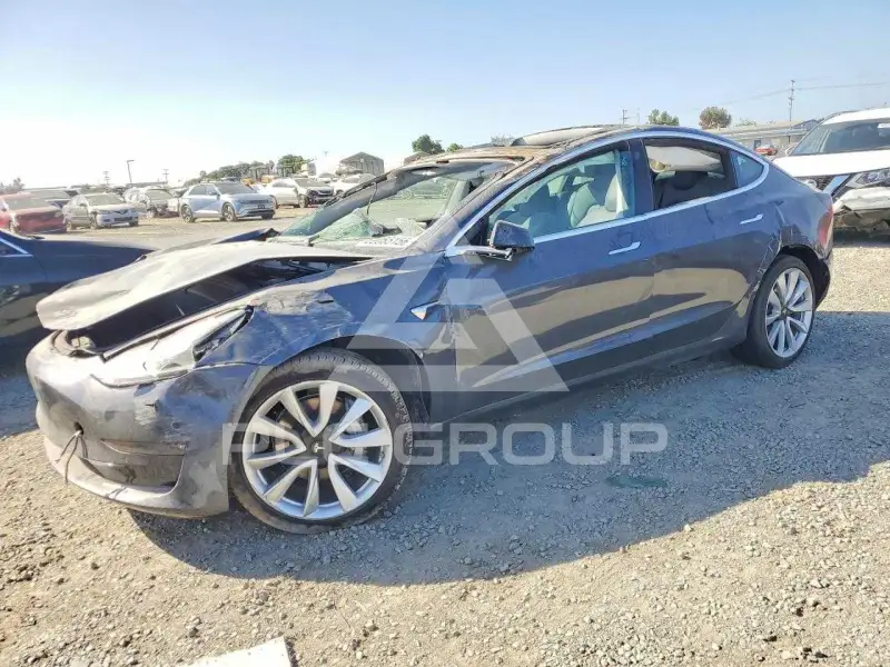 2020 Tesla Model 3 фото