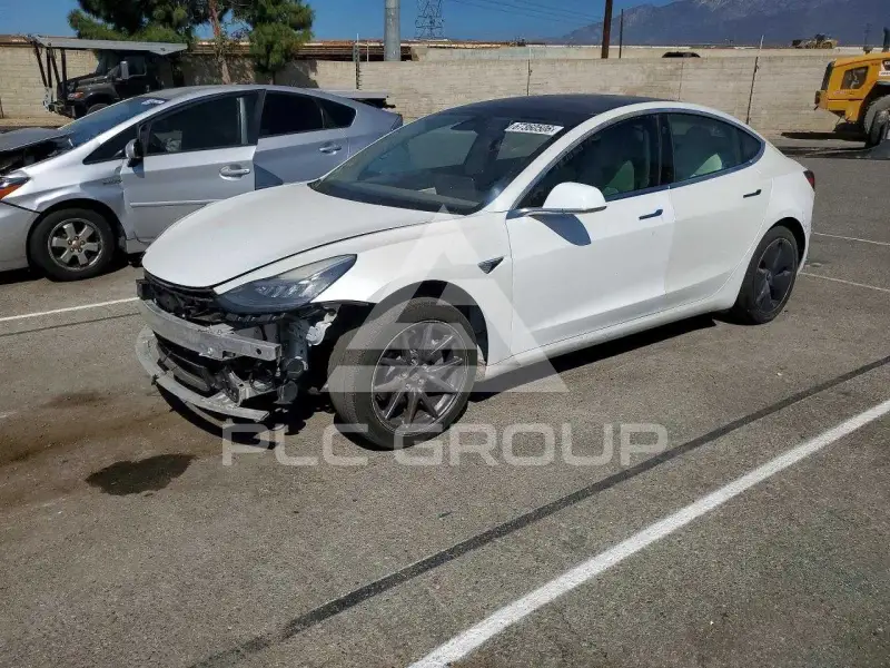 2020 Tesla Model 3 фото