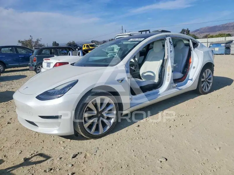 2020 Tesla Model 3 photo