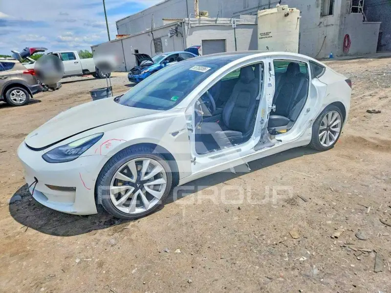 2020 Tesla Model 3 фото