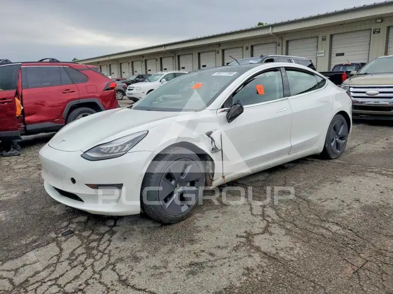 2020 Tesla Model 3 фото