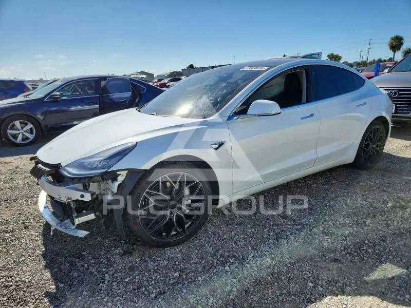 2020 Tesla Model 3 фото