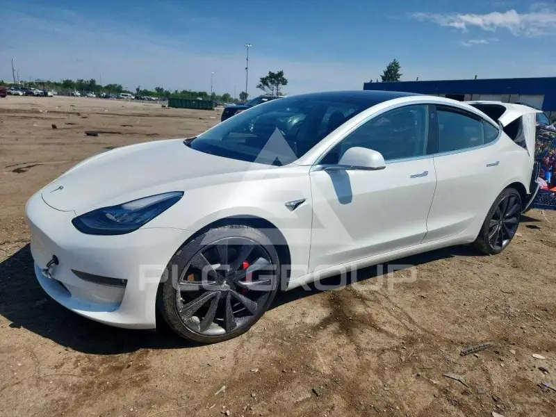 2020 Tesla Model 3 фото
