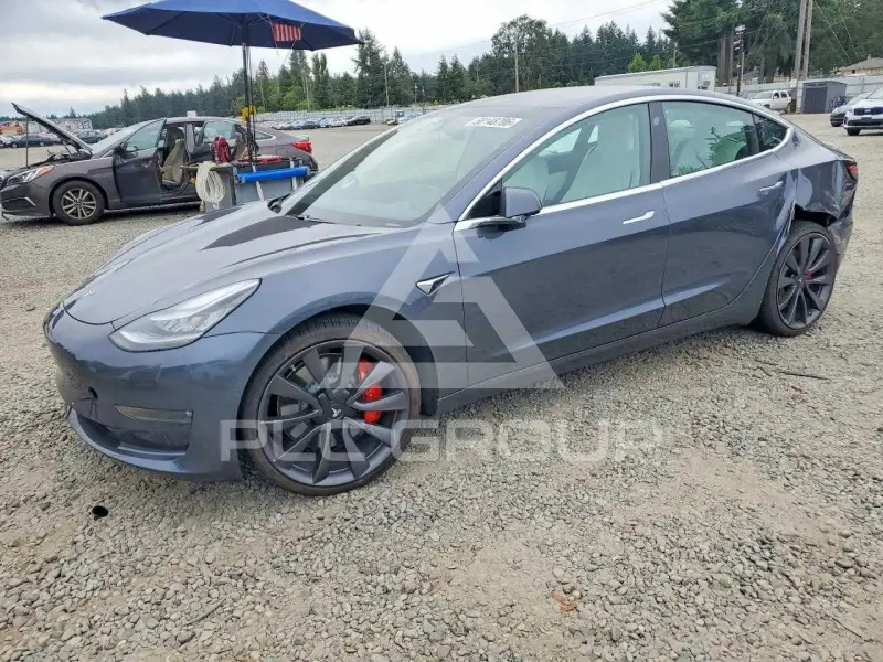 2020 Tesla Model 3 фото