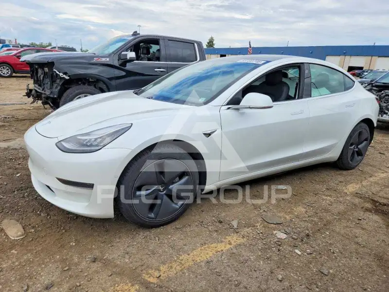2020 Tesla Model 3 фото