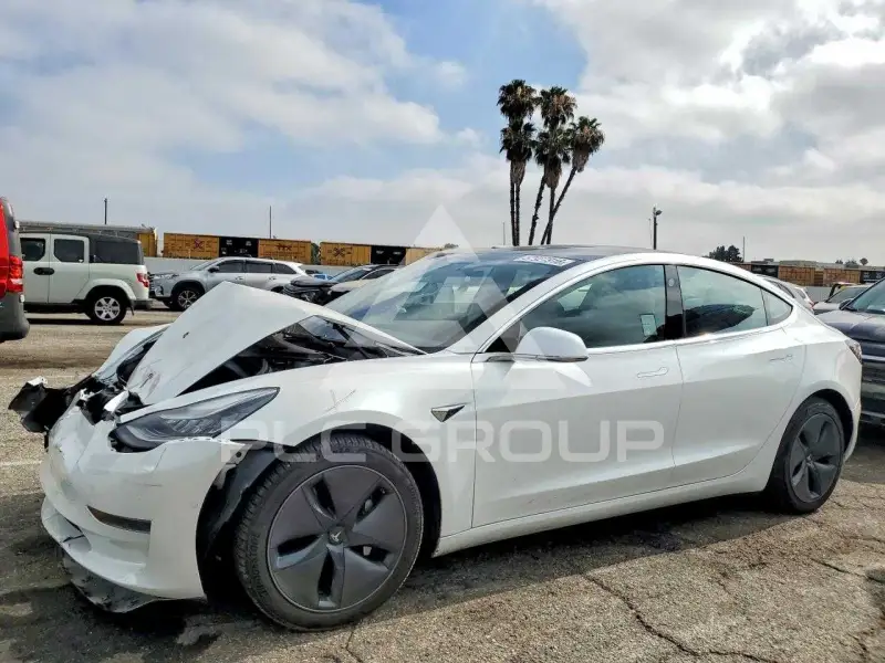2020 Tesla Model 3 фото