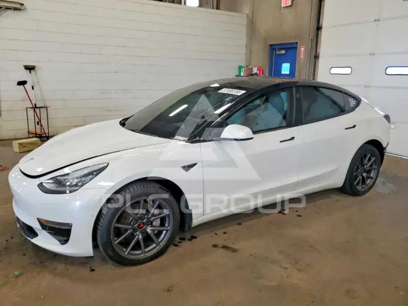 2020 Tesla Model 3 фото