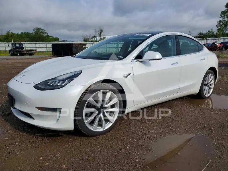 2020 Tesla Model 3 фото