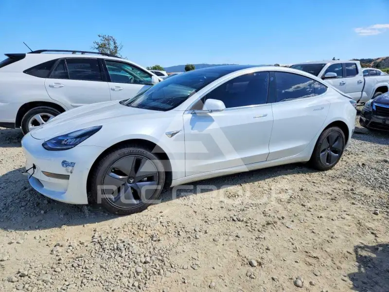 2020 Tesla Model 3 фото