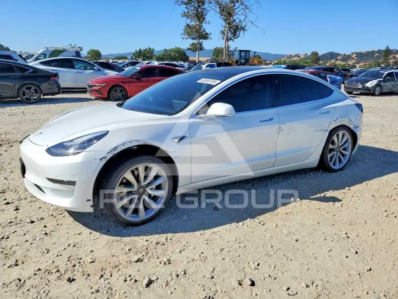 2020 Tesla Model 3 фото