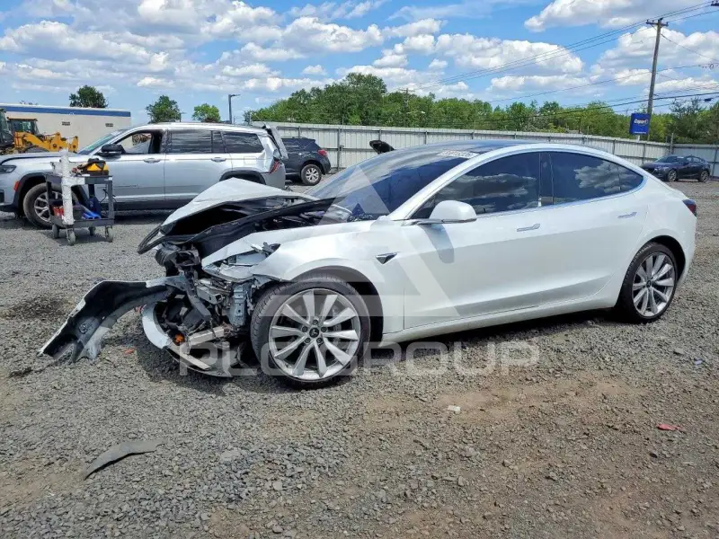 2020 Tesla Model 3 фото
