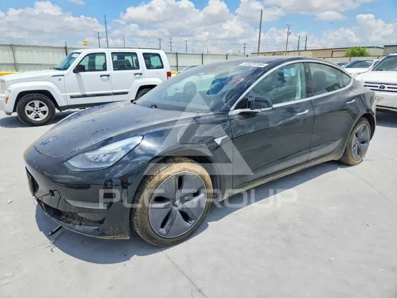 2020 Tesla Model 3 фото