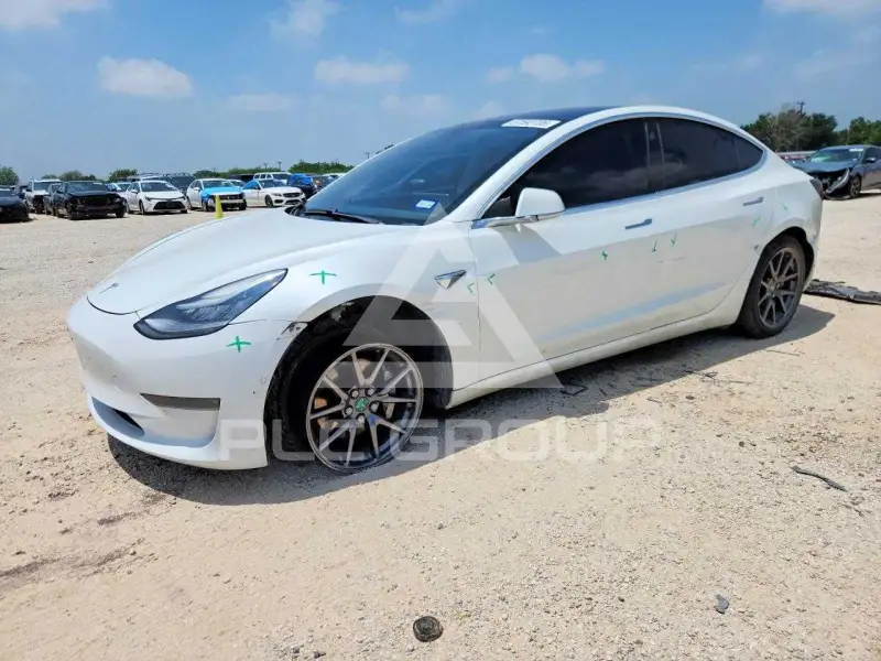 2020 Tesla Model 3 фото