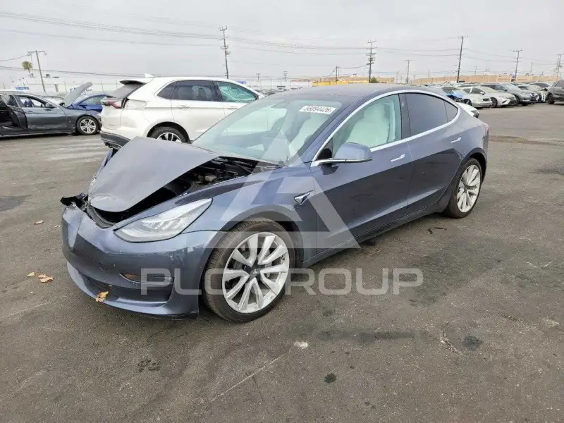 2020 Tesla Model 3 фото