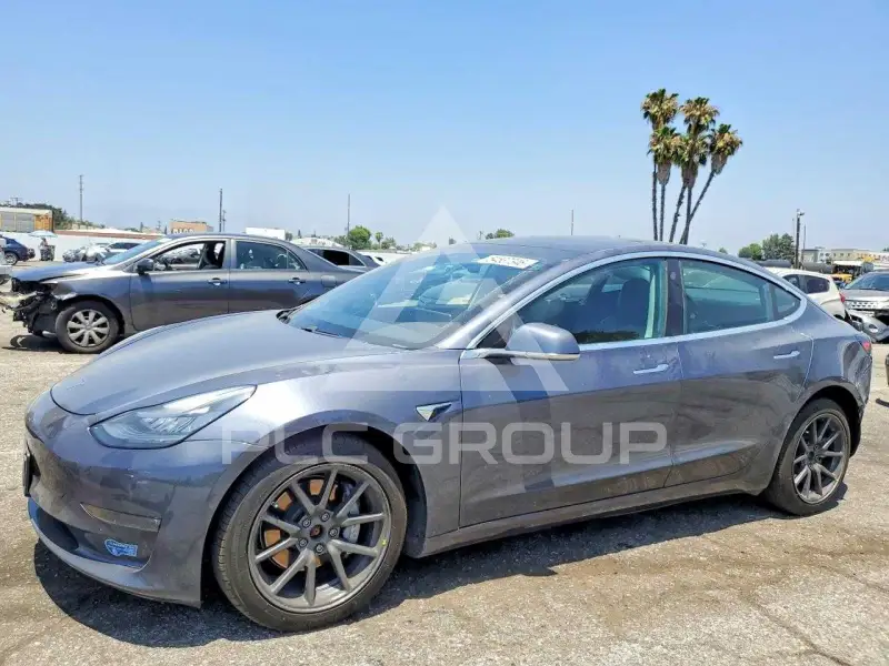 2020 Tesla Model 3 фото