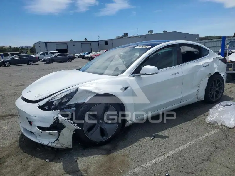 2020 Tesla Model 3 фото