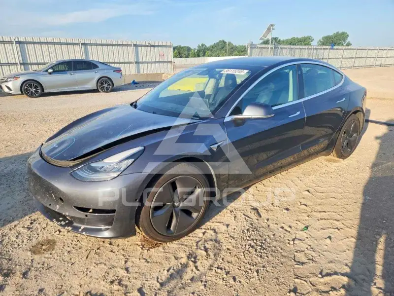 2020 Tesla Model 3 фото