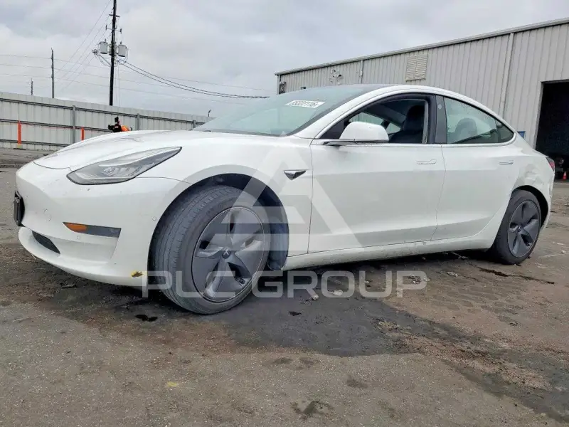 2020 Tesla Model 3 фото