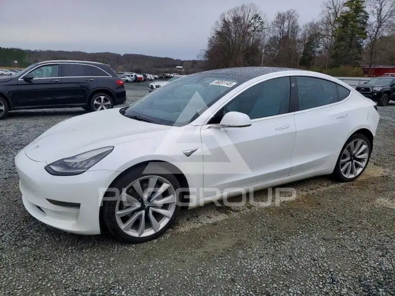 2020 Tesla Model 3 photo