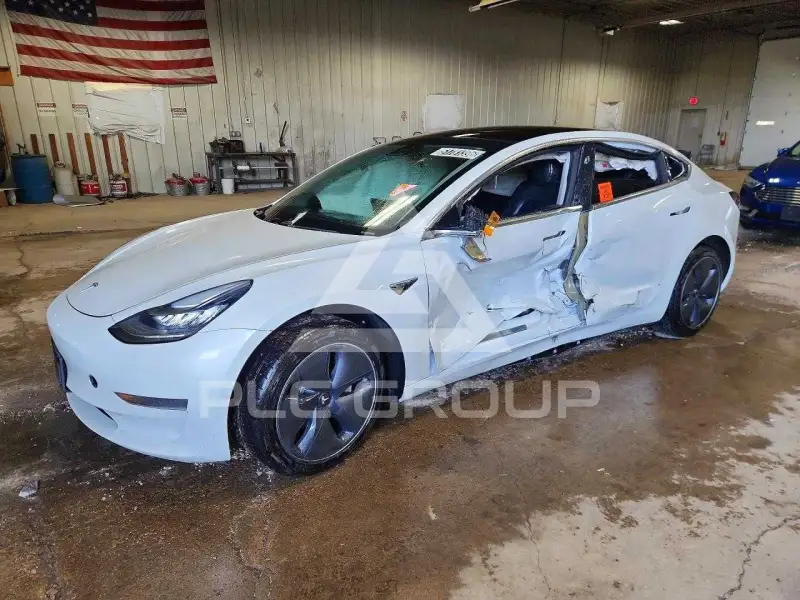 2020 Tesla Model 3 фото